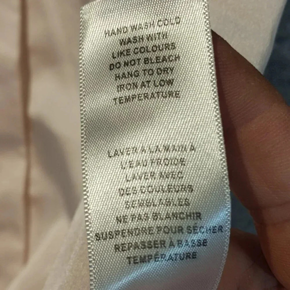 Cleo  Petites Women's Tunic Cream with Black & Red Zinnias in Size Medium - Picture 7 of 10